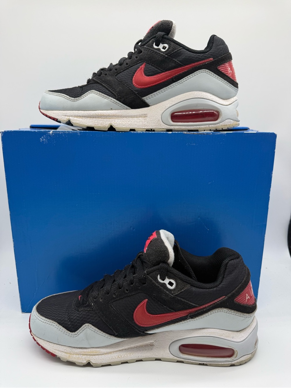 Nike Air Max Navigate Black Siren Red Women's Sneakers Sz US 8,5